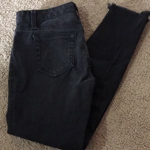Frayed ankle black denim pants